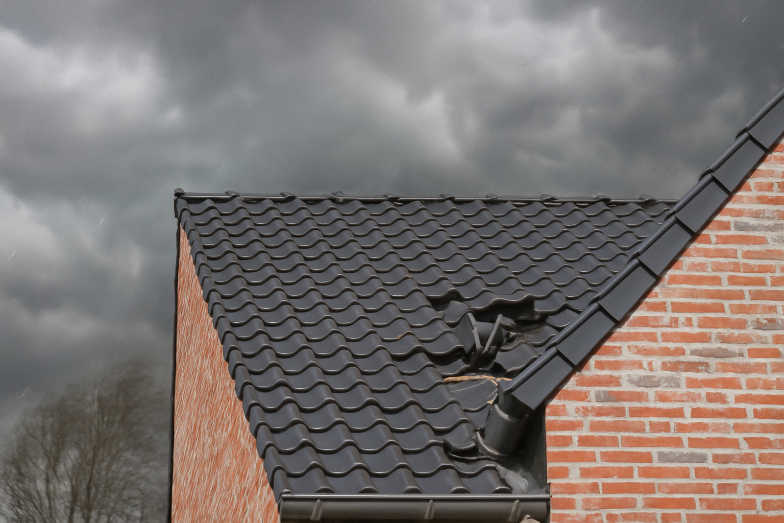 Stormvejr kan være hårdt ved dit hus – men heldigvis kan du med lidt forberedelse undgå de værste overraskelser.
